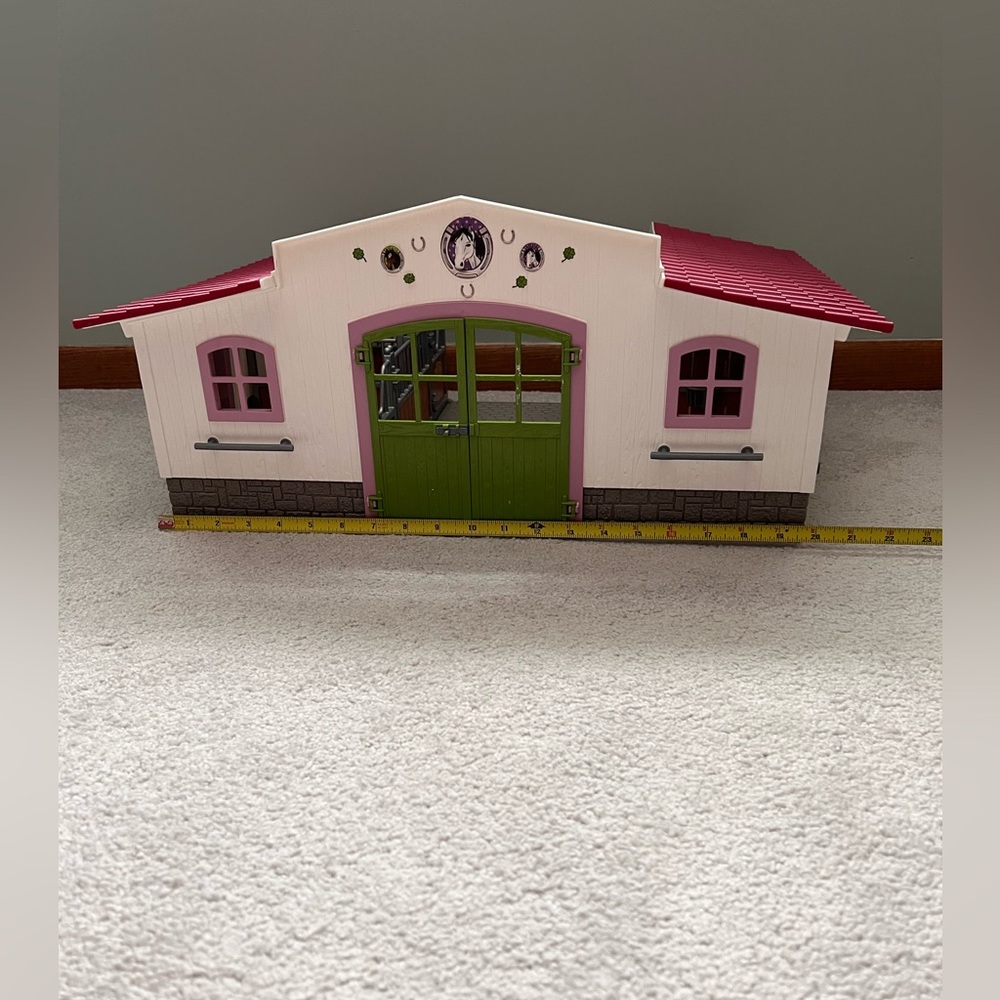 Schleich Stable used no accessories